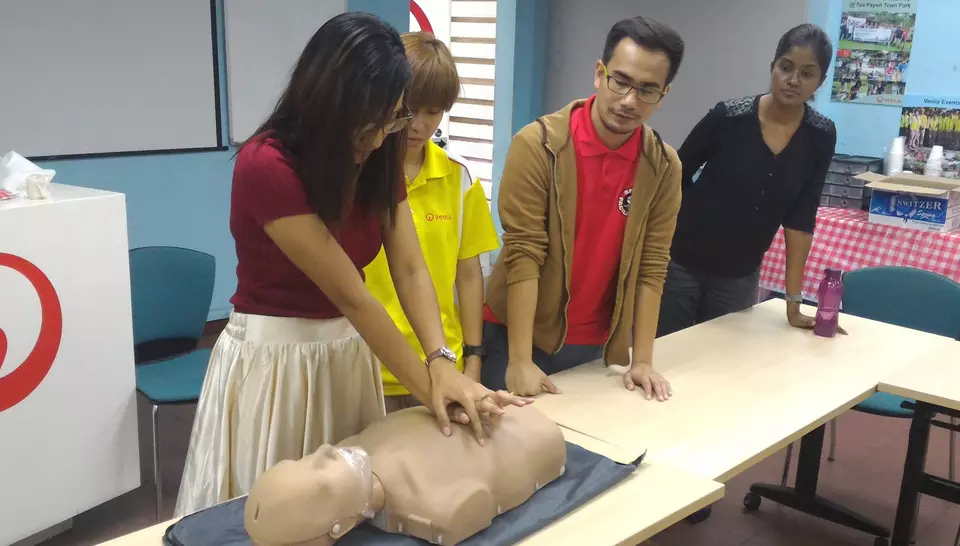 First aid - hands on First aid, health and safety, towards zero accidents